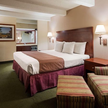 Best Western Montis Inn Сент-Роберт Екстер'єр фото